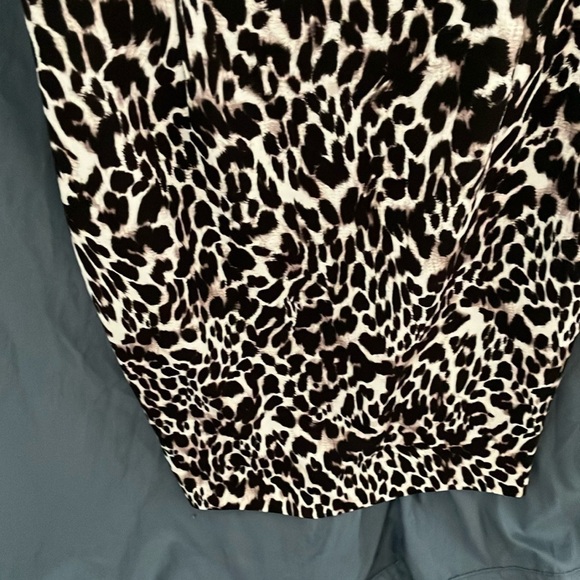 Calvin Klein: Cheetah print full back zip dress-tank top style- Midi length- 8 - Picture 5 of 16
